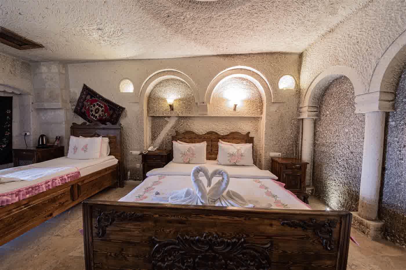 Deluxe Cave Suite detail