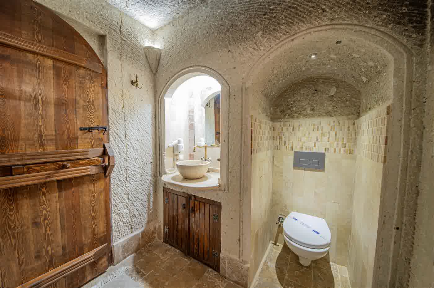 Deluxe Cave Suite detail