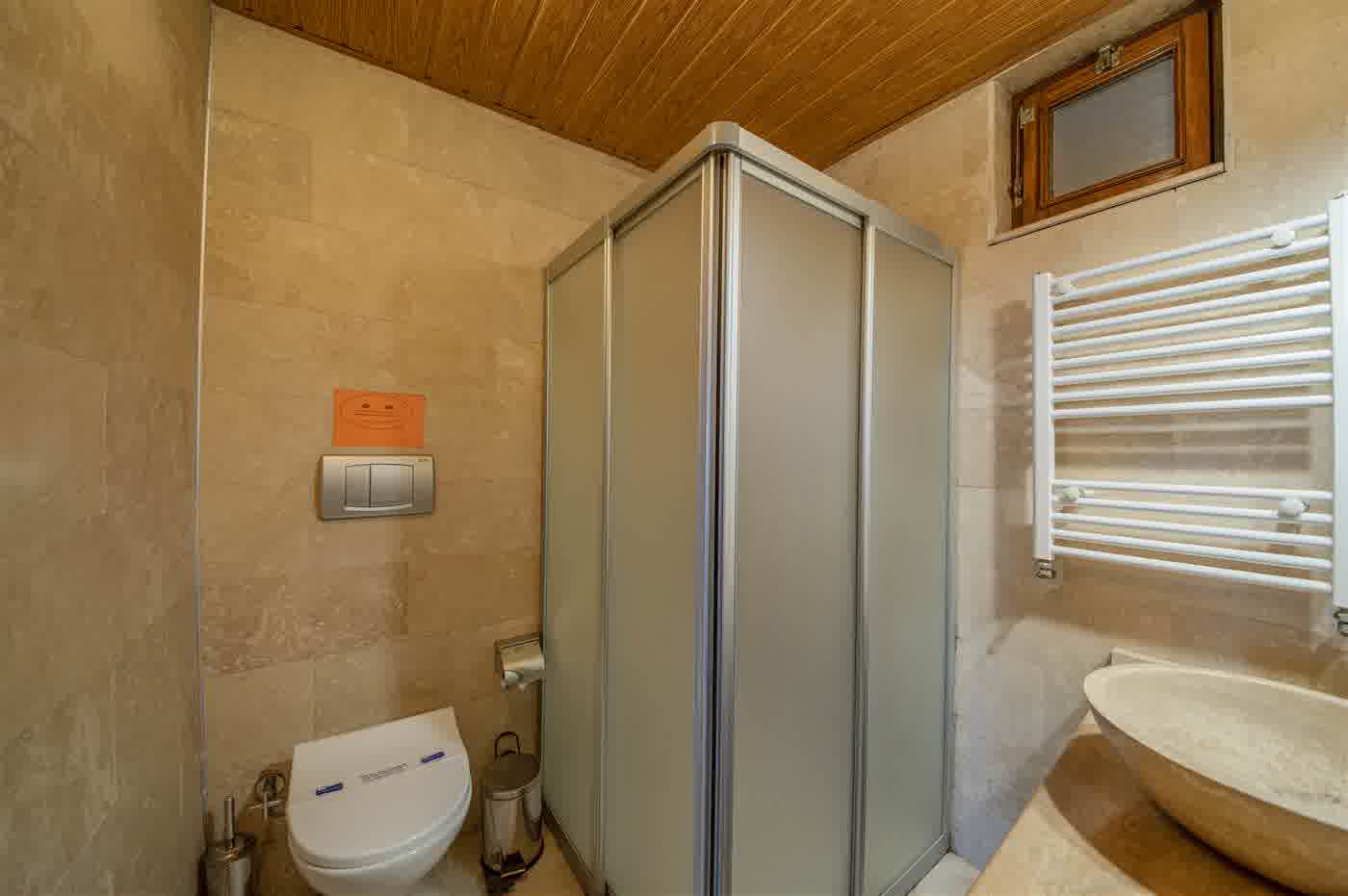 Superior Stone Triple Room detail
