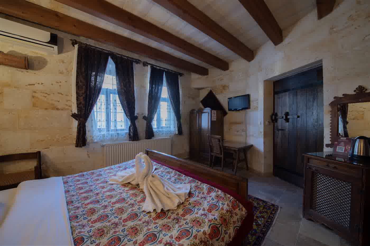 Standard Stone Double Room 106 detail